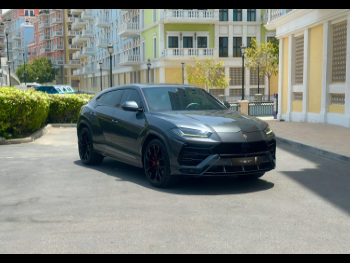 لمبرجيني  اوروس  2020  اوتوماتيك  53,000 كم  8 سلندر  دفع رباعي  اس يو في  رمادي  تحت الضمان