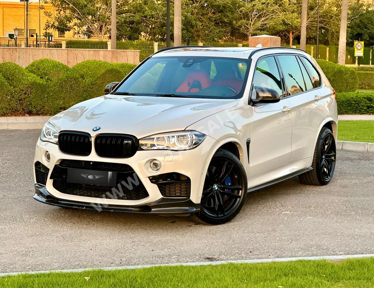 بي ام دبليو  الفئة - اكس  اكس 5 ام كومبيتيشن  2018  اوتوماتيك  153,000 كم  8 سلندر  دفع رباعي  اس يو في  أبيض