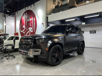 Land Rover  Defender  90 X  2022  Automatic  29,000 Km  6 Cylinder  Four Wheel Drive (4WD)  SUV  Black  With Warranty