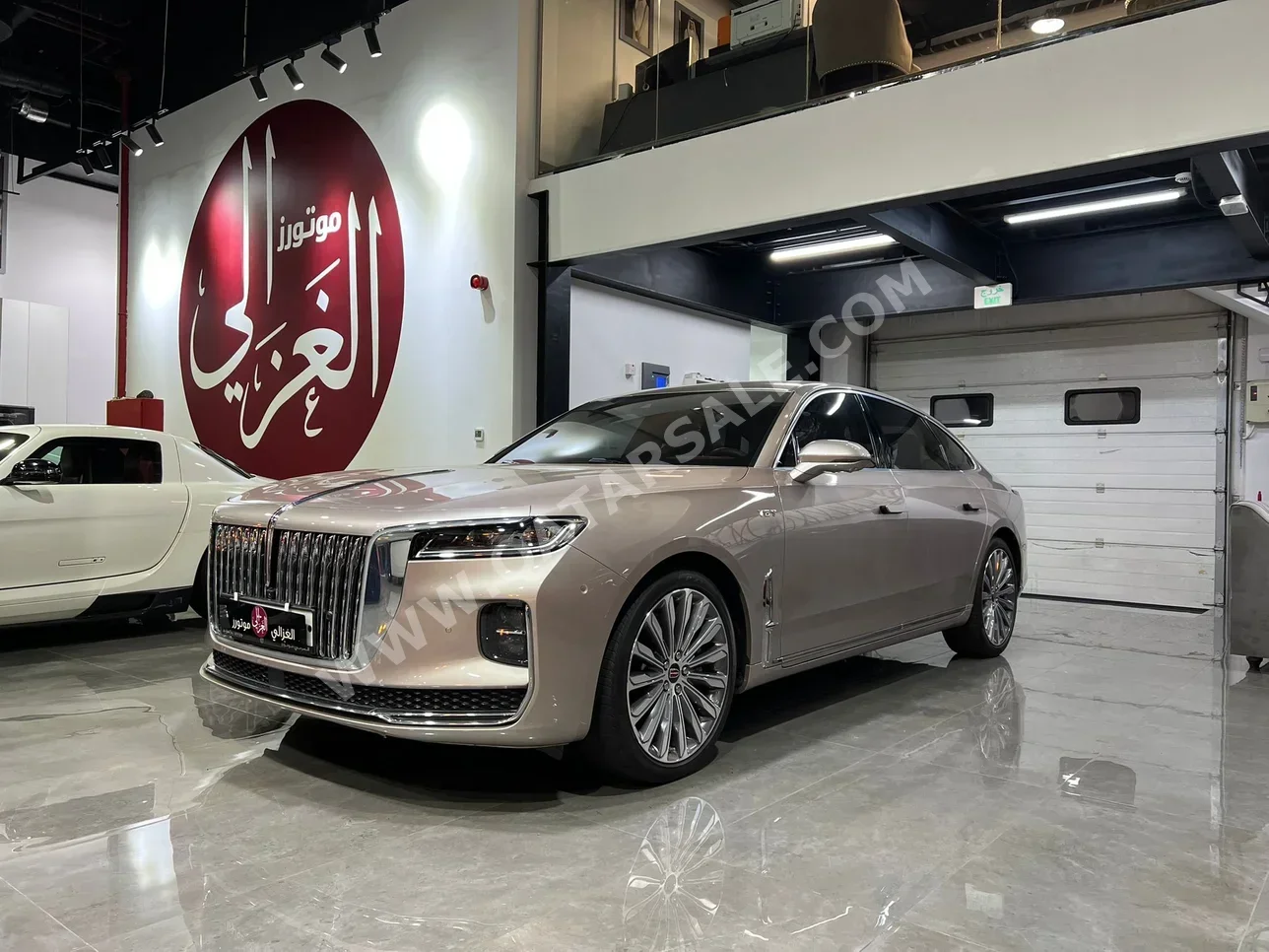 هونغ تشي  اتش 9  2022  اوتوماتيك  53,000 كم  6 سلندر  دفع كلي مستمر  سيدان  ذهبي