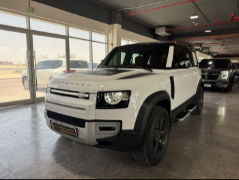 Land Rover  Defender  110 S  2023  Automatic  42,000 Km  6 Cylinder  Four Wheel Drive (4WD)  SUV  White  With Warranty