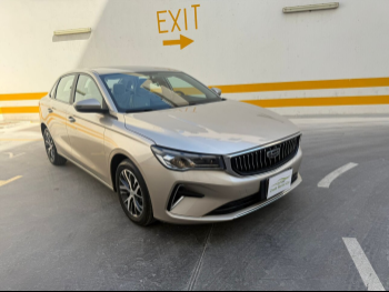 جيلي  إمجراند  4 سلندر  سيدان  ذهبي  2025