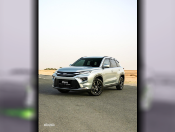 Toyota  Urban Cruiser  2023  Automatic  37,000 Km  4 Cylinder  Front Wheel Drive (FWD)  SUV  Silver  With Warranty