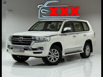 Toyota  Land Cruiser  GXR  2020  Automatic  244,000 Km  8 Cylinder  Four Wheel Drive (4WD)  SUV  White