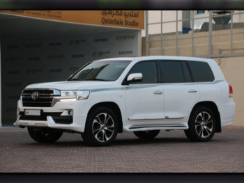 تويوتا  لاند كروزر  في اكس ار  2018  اوتوماتيك  286,000 كم  8 سلندر  دفع رباعي  اس يو في  أبيض