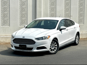 فورد  فيوشن  2016  اوتوماتيك  147,800 كم  4 سلندر  سحب امامي  سيدان  أبيض