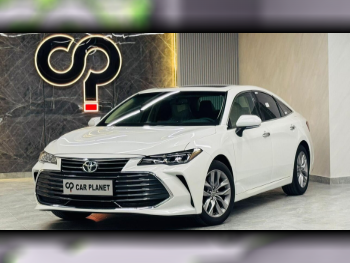 Toyota  Avalon  XLE  2022  Automatic  8,000 Km  6 Cylinder  Front Wheel Drive (FWD)  Sedan  White  With Warranty