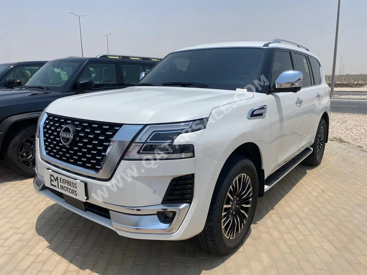 Nissan  Patrol  Platinum  2023  Automatic  18,000 Km  6 Cylinder  Four Wheel Drive (4WD)  SUV  White  With Warranty