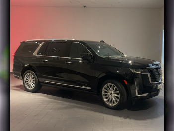 Cadillac  Escalade  Premium  2024  Automatic  19,900 Km  8 Cylinder  Four Wheel Drive (4WD)  SUV  Black  With Warranty