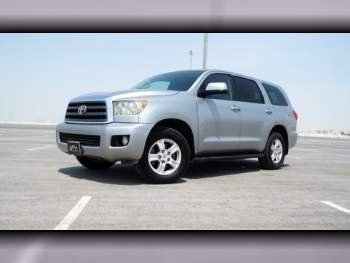 تويوتا  سكويا  اس ار 5  2015  اوتوماتيك  282,000 كم  8 سلندر  دفع رباعي  اس يو في  رمادي