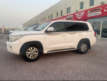 Toyota  Land Cruiser  GX  2012  Automatic  355,000 Km  6 Cylinder  Four Wheel Drive (4WD)  SUV  White