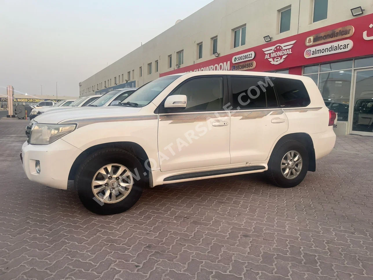 Toyota  Land Cruiser  GX  2012  Automatic  355,000 Km  6 Cylinder  Four Wheel Drive (4WD)  SUV  White