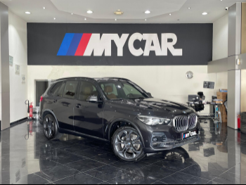 BMW  X-Series  X5  2022  Automatic  39,000 Km  6 Cylinder  Four Wheel Drive (4WD)  SUV  Gray  With Warranty