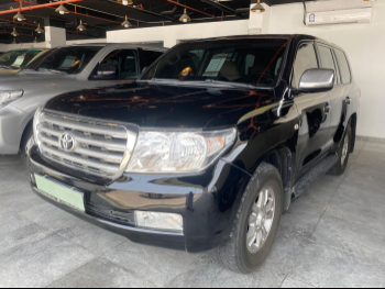 Toyota  Land Cruiser  GXR  2010  Automatic  486,000 Km  8 Cylinder  Four Wheel Drive (4WD)  SUV  Black