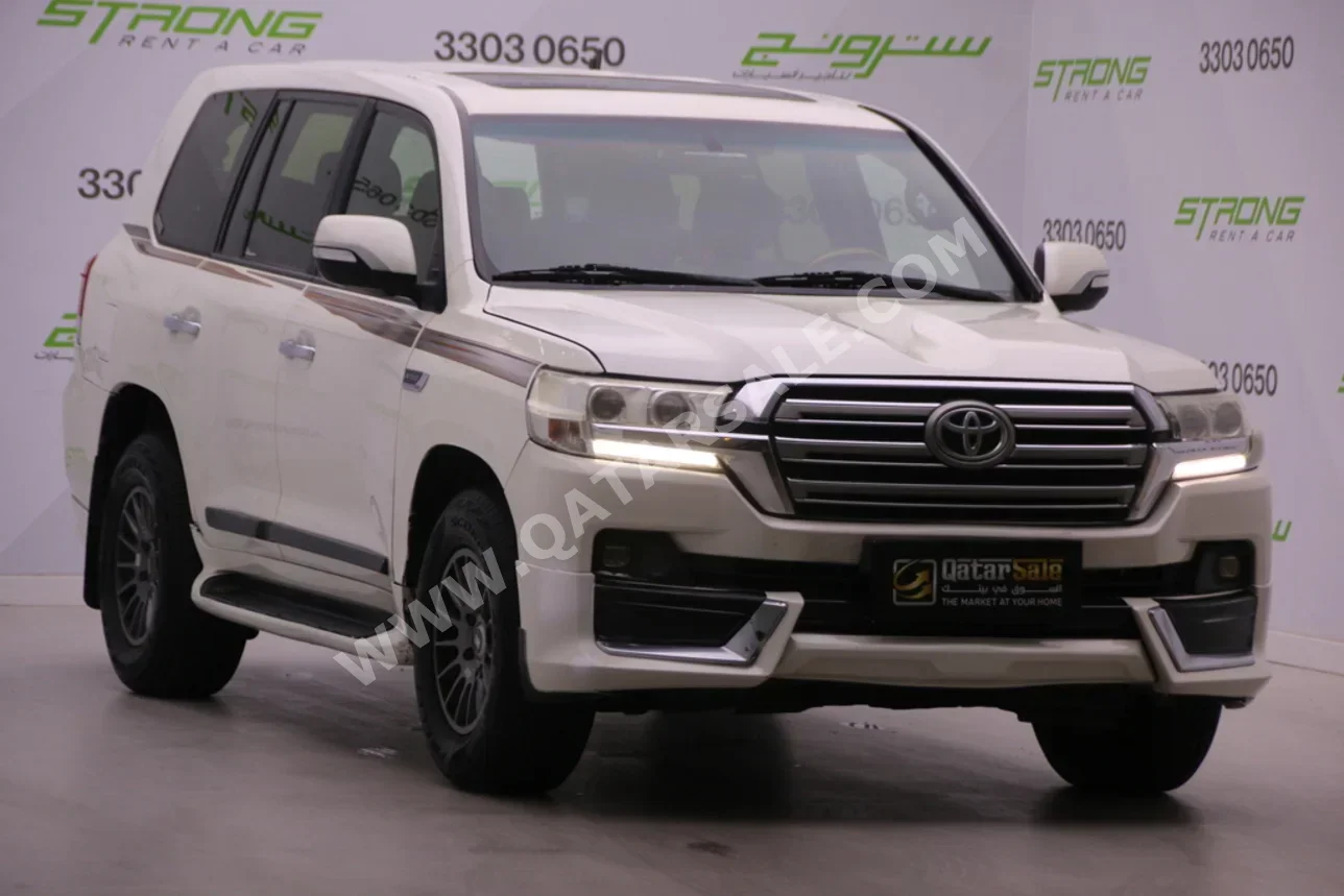تويوتا  لاند كروزر  جي اكس ار  2008  اوتوماتيك  262,000 كم  6 سلندر  دفع رباعي  اس يو في  أبيض لؤلؤي