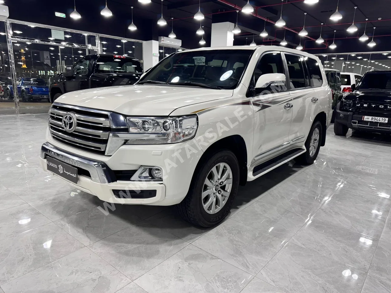 Toyota  Land Cruiser  GXR  2018  Automatic  122,000 Km  8 Cylinder  Four Wheel Drive (4WD)  SUV  White