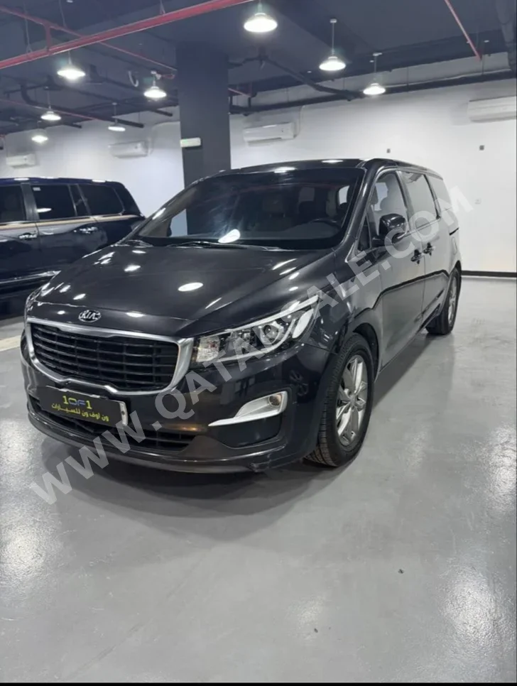 كيا  كارنفال  2020  اوتوماتيك  129,000 كم  6 سلندر  سحب امامي  فان \ باص  رمادي