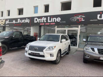 Lexus  LX  570  2013  Automatic  340,000 Km  8 Cylinder  Four Wheel Drive (4WD)  SUV  White