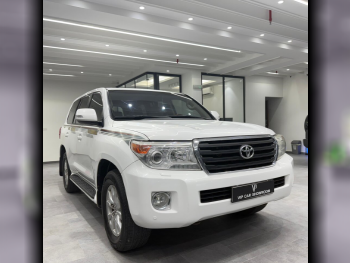 Toyota  Land Cruiser  GXR  2014  Automatic  213,000 Km  6 Cylinder  Four Wheel Drive (4WD)  SUV  White