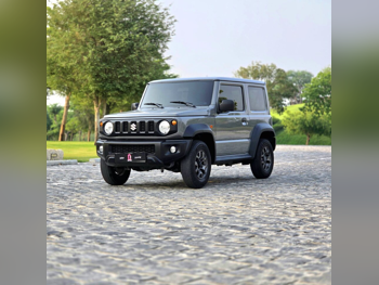 سوزوكي  جمني  2020  عادي  31,000 كم  4 سلندر  دفع رباعي  اس يو في  رمادي