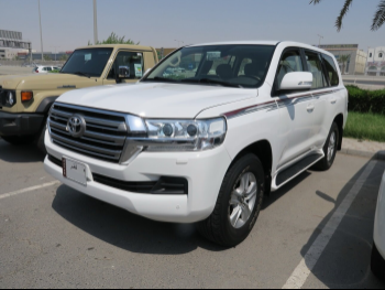 Toyota  Land Cruiser  GXR  2019  Automatic  248,000 Km  6 Cylinder  Four Wheel Drive (4WD)  SUV  White
