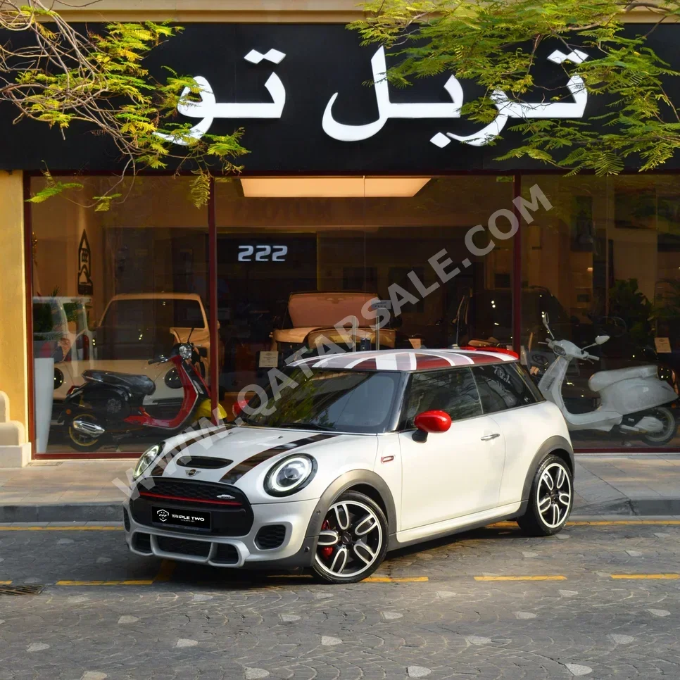ميني  كوبر  جي سي دبليو  2021  اوتوماتيك  66,270 كم  4 سلندر  سحب امامي  هاتشباك  أبيض