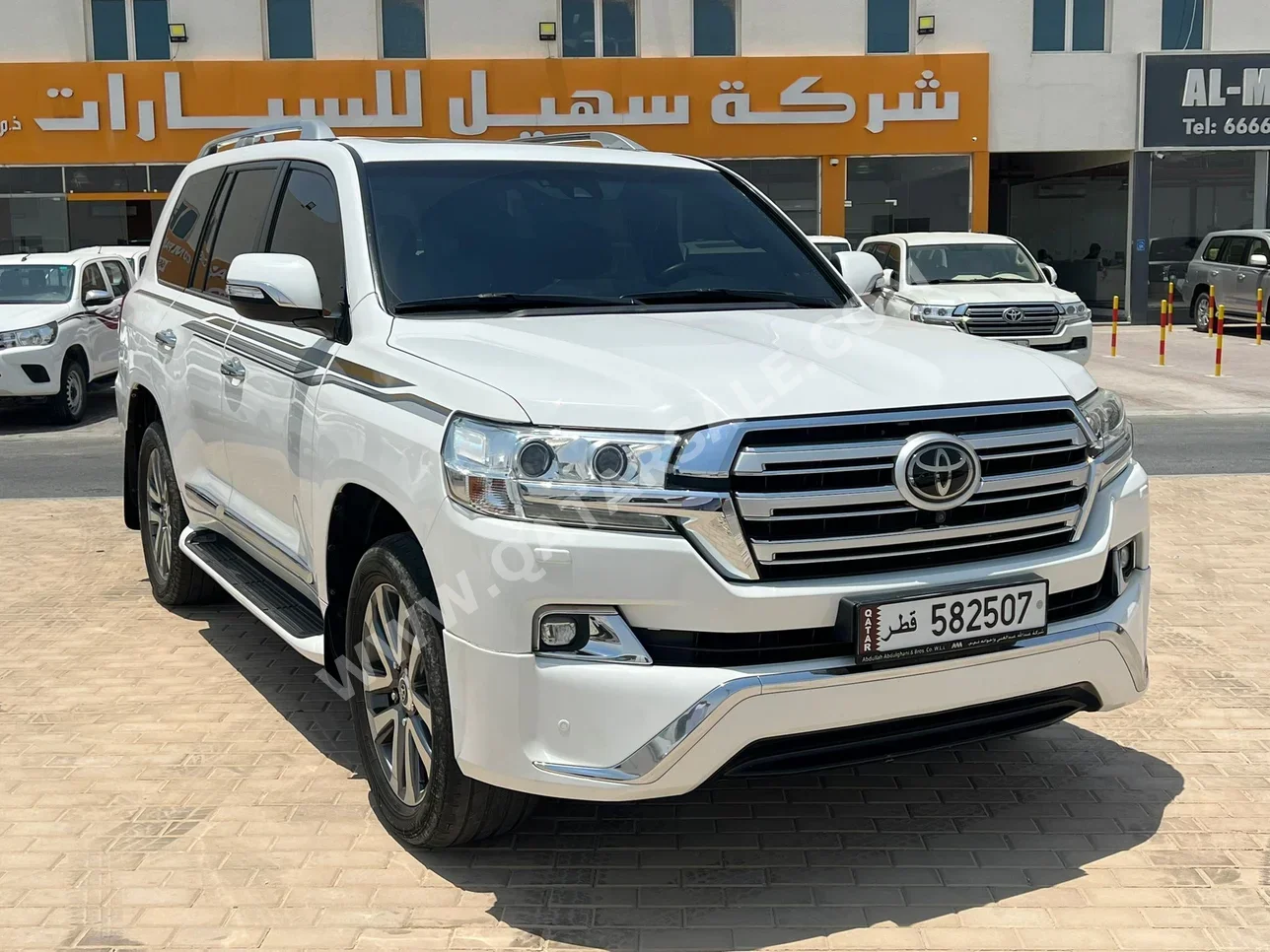 تويوتا  لاند كروزر  في اكس أس  2016  اوتوماتيك  214,000 كم  8 سلندر  دفع رباعي  اس يو في  أبيض