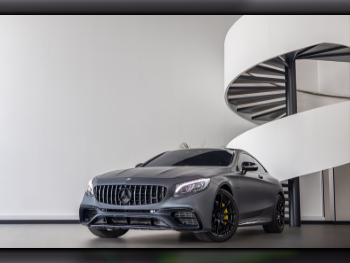 Mercedes-Benz  S-Class  63 4Matic  2015  Automatic  176,000 Km  8 Cylinder  All Wheel Drive (AWD)  Sedan  Dark Gray