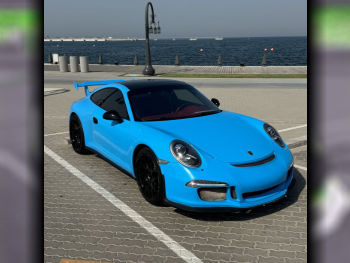 بورش  911  كاريرا  2012  اوتوماتيك  151,000 كم  6 سلندر  دفع خلفي  كوبيه \ سبورت  ازرق