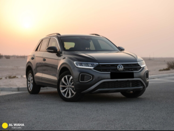 Volkswagen  T-Roc  2024  Automatic  14,872 Km  4 Cylinder  Four Wheel Drive (4WD)  SUV  Gray  With Warranty