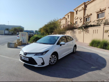 Toyota  Corolla  XLI  2022  Automatic  151,000 Km  4 Cylinder  Rear Wheel Drive (RWD)  Sedan  White