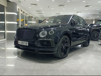 بنتلي  بينتايجا  2018  اوتوماتيك  175,000 كم  12 سلندر  دفع رباعي  اس يو في  أسود