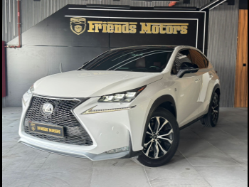 لكزس  ان اكس  200تي اف سبورت  2017  اوتوماتيك  108,000 كم  4 سلندر  دفع رباعي  اس يو في  أبيض