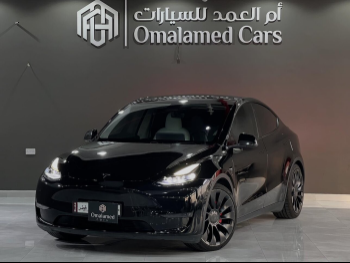 تسلا  واي  بيرفورمانس  2023  اوتوماتيك  63,000 كم  0 سلندر  دفع كلي مستمر  اس يو في  أسود  تحت الضمان