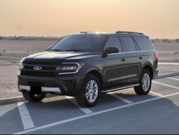 فورد  اكسبيديشن  اكس ال تي  2023  اوتوماتيك  12,000 كم  6 سلندر  دفع رباعي  اس يو في  رمادي  تحت الضمان