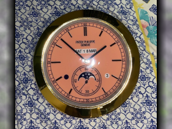 ساعة الحائط  متعدد الألوان  2022  سويسرا  دائري  PATEK PHILIPPE GENEVA WALL CLOCK  3 كغ \  حركة كوارتز