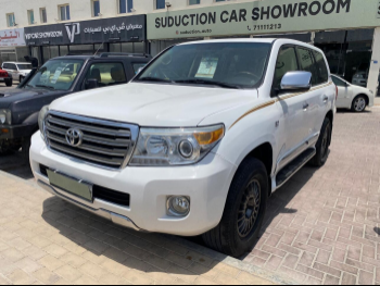 Toyota  Land Cruiser  VXR  2009  Automatic  392,000 Km  8 Cylinder  Four Wheel Drive (4WD)  SUV  White
