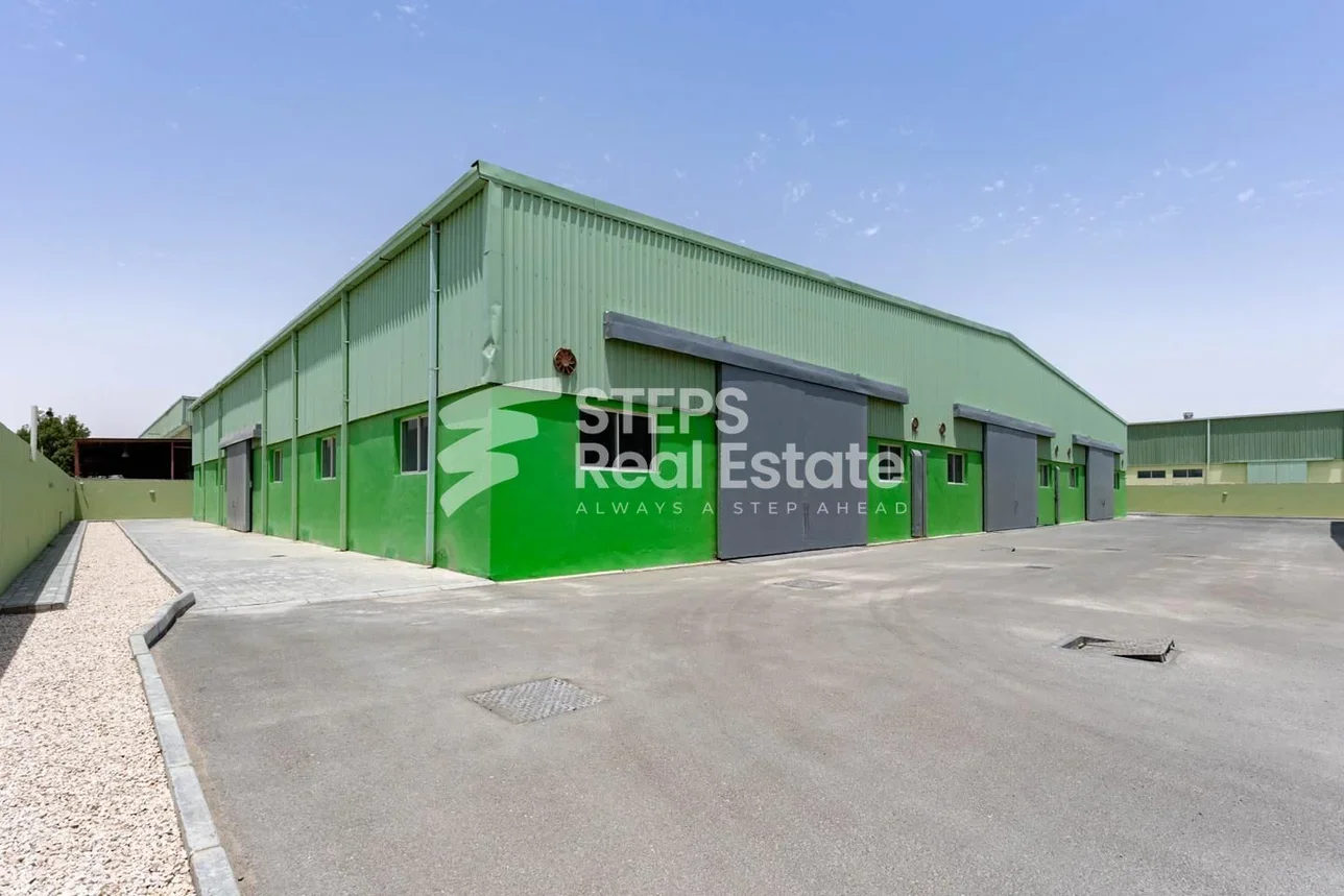 مخازن و مستودعات - الريان - المنطقة الصناعية -المساحة: 7000 متر مربع