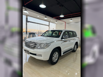 تويوتا  لاند كروزر  في اكس أس  2008  اوتوماتيك  420,000 كم  8 سلندر  دفع رباعي  اس يو في  أبيض