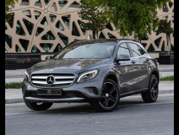 Mercedes-Benz  GLA  250  2018  Automatic  65,000 Km  4 Cylinder  Four Wheel Drive (4WD)  SUV  Gray