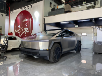 Tesla  Cybertruck  2024  Automatic  5,000 Km  0 Cylinder  Four Wheel Drive (4WD)  SUV  Silver