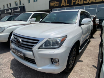 Lexus  LX  570  2013  Automatic  349,000 Km  8 Cylinder  Four Wheel Drive (4WD)  SUV  White