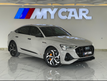 اودي  ايه -ترون  اس-لاين  2020  اوتوماتيك  55,000 كم  4 سلندر  دفع رباعي  اس يو في  رمادي