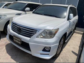 Lexus  LX  570  2012  Automatic  173,000 Km  8 Cylinder  Four Wheel Drive (4WD)  SUV  White