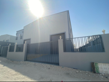 مخازن و مستودعات - الوكرة  - بركة العوامر  -المساحة: 1049 متر مربع