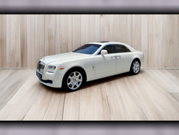 رولز - رويس  غوست  2011  اوتوماتيك  20,500 كم  12 سلندر  دفع كلي مستمر  سيدان  أبيض