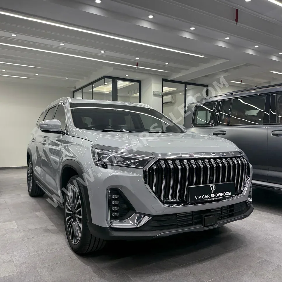 Jetour  X90  Plus  2025  Automatic  4,000 Km  4 Cylinder  Four Wheel Drive (4WD)  SUV  Gray  With Warranty