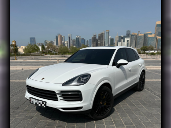 Porsche  Cayenne  2023  Automatic  39,000 Km  6 Cylinder  Four Wheel Drive (4WD)  SUV  White  With Warranty