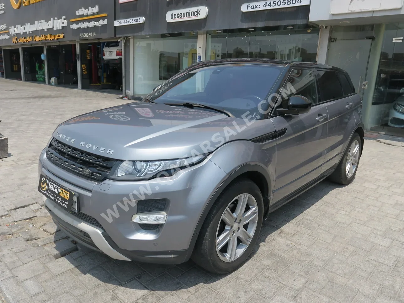 لاند روفر  أيفوك  2015  اوتوماتيك  60,000 كم  4 سلندر  دفع رباعي  اس يو في  رمادي
