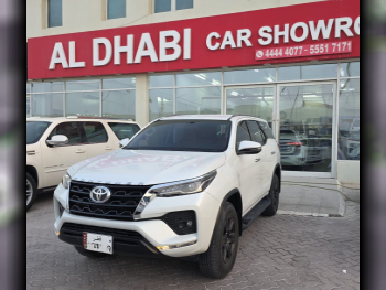 Toyota  Fortuner  2023  Automatic  19,000 Km  4 Cylinder  Four Wheel Drive (4WD)  SUV  White  With Warranty